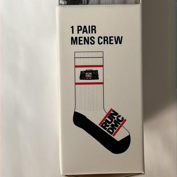 Men’s Christmas Socks Gift Holiday Party Stocking Stuffer Retro Music RUN DMC - Picture 5 of 6